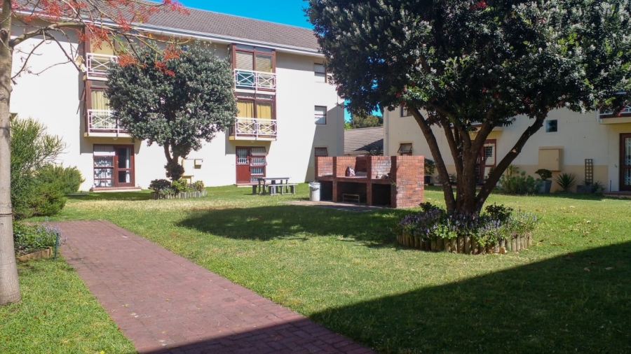 To Let 3 Bedroom Property for Rent in Pinelands Western Cape